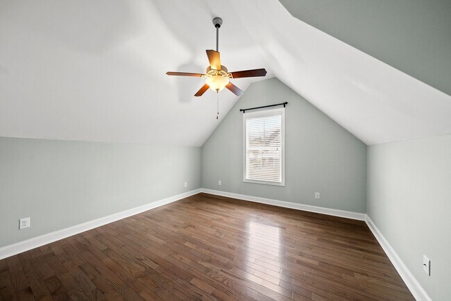 Building Photo - 3532 Bunting Dr