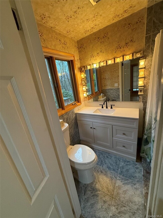 Building Photo - 12 East Pl