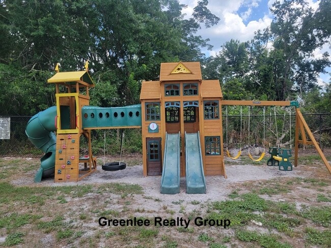 Building Photo - Don't miss this beautiful, peaceful, updat...
