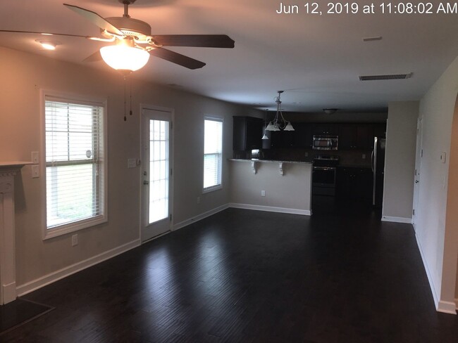 Building Photo - 124 Sorrel Ct