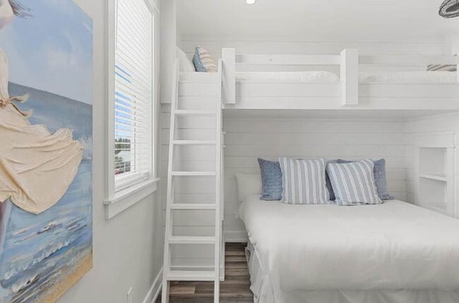 Building Photo - 157 S Arnold Rd