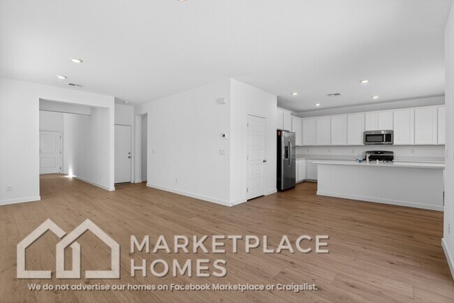 Building Photo - 2650 Marlette Ave