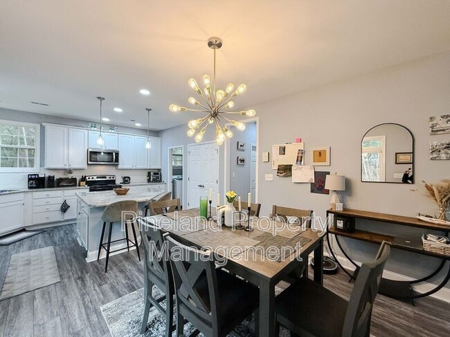 Building Photo - 7019 Laurinburg Rd