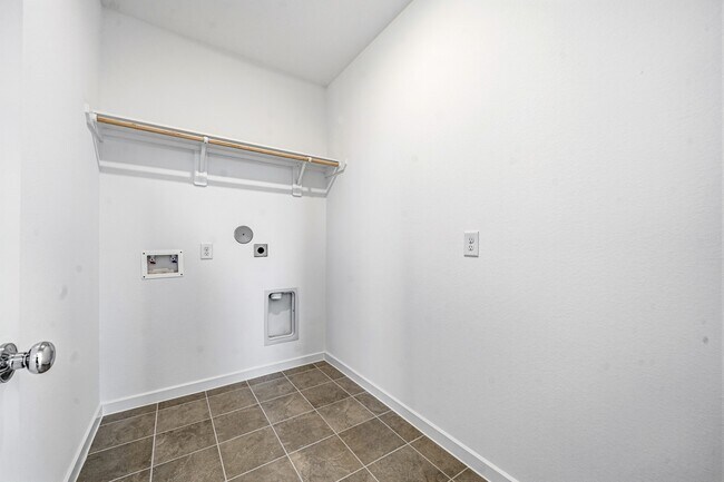 Building Photo - 22135 Rangemore Dr