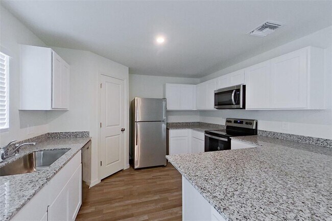 Building Photo - 4020 Garden Blvd