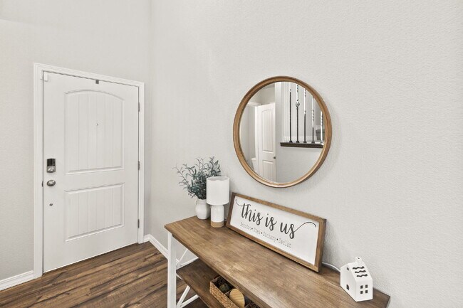 Building Photo - Well maintained Fountain Home with 3 bedrooms and  beautiful mountain views.