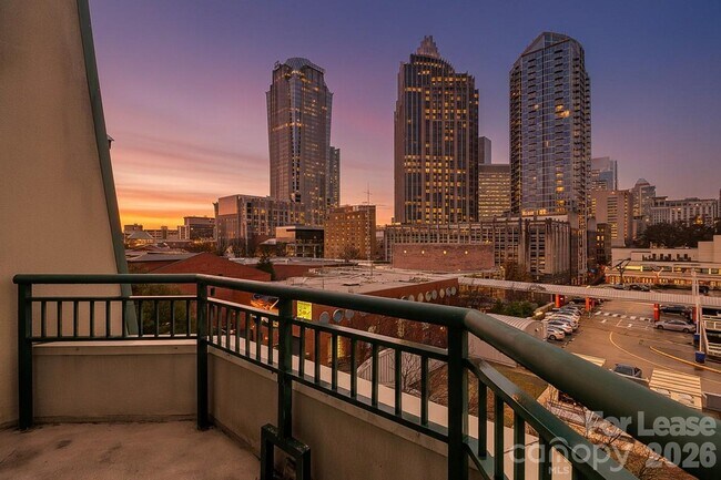 Building Photo - 401 N Church St