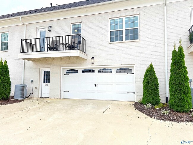 Building Photo - 531 Town Madison Blvd