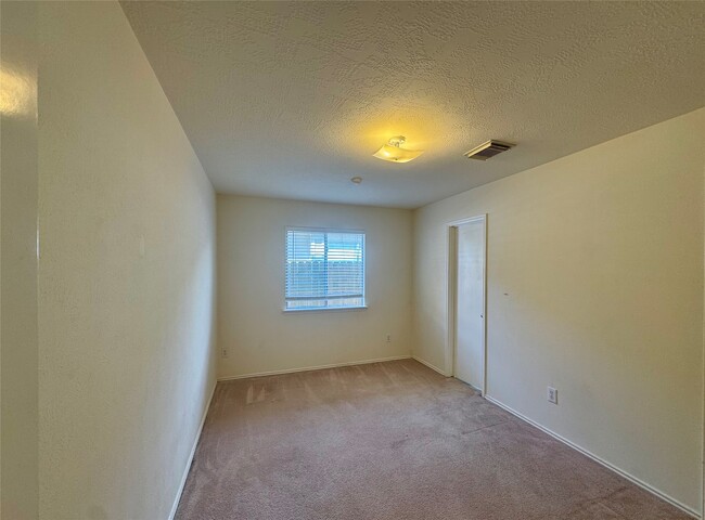 Building Photo - 8930 Aspen Pl Dr