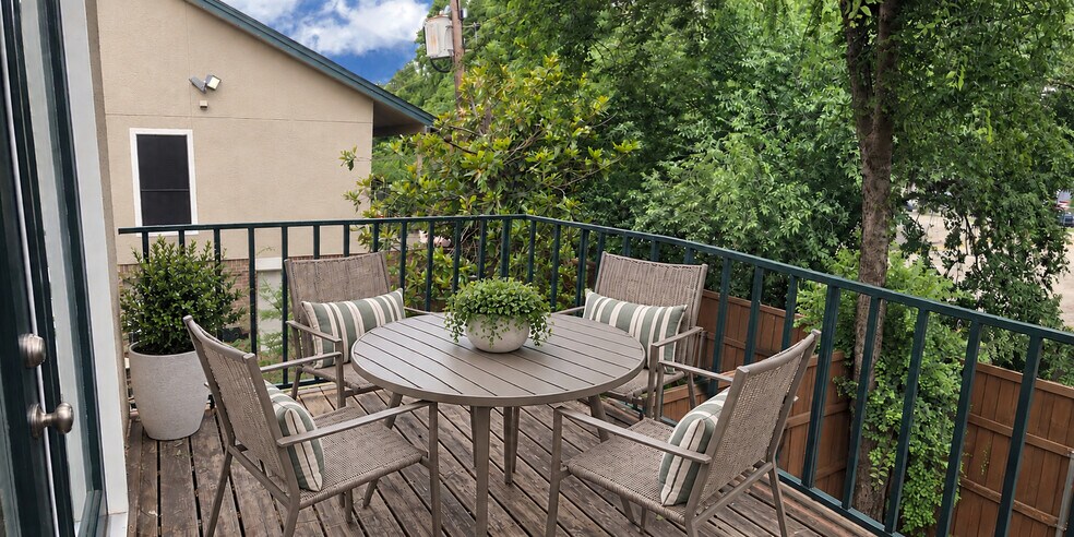 large balcony off living room - 6723 Eastridge Dr