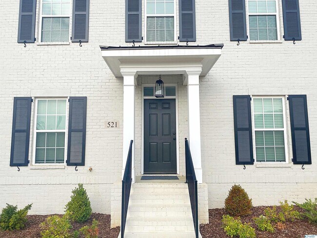 Building Photo - 521 Town Madison Blvd