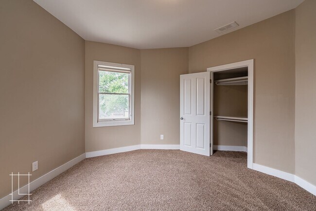 Building Photo - 1173-1175 Say Ave