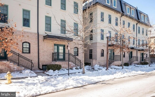 Building Photo - 1126 N Stuart St