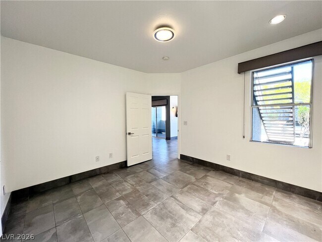 Building Photo - 6955 N Durango Dr