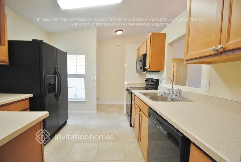 Building Photo - 250 Rhapsody Ln