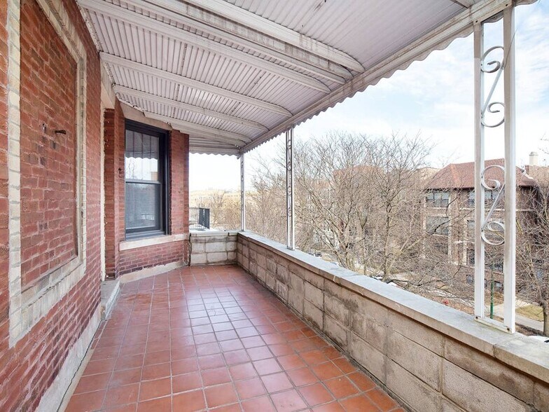 Building Photo - 5124 S University Ave