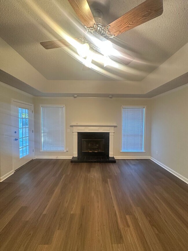 Building Photo - Enterprise!!!  LVP FLOORING~!!!!