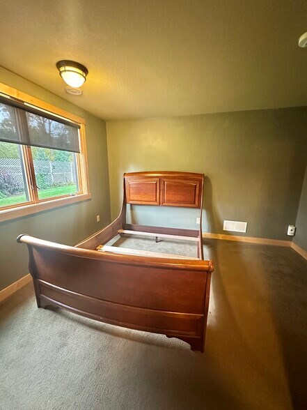 Building Photo - 1165 Vail Way N