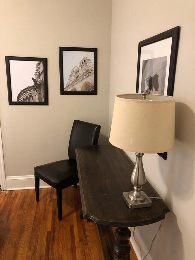 Building Photo - 2126 Chesterfield Ave
