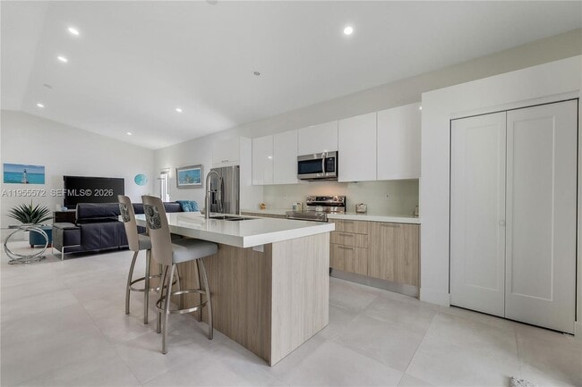 Building Photo - 640 Colson Dr