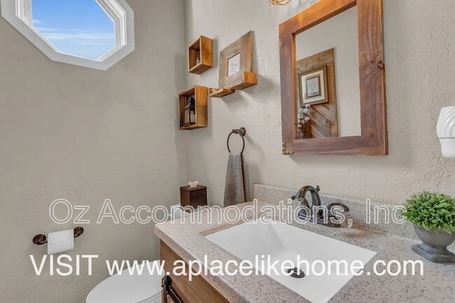 Building Photo - 13961 W 144th Ct