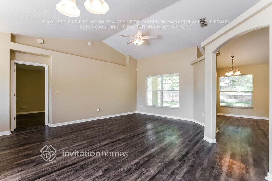 Building Photo - 752 Westview Dr