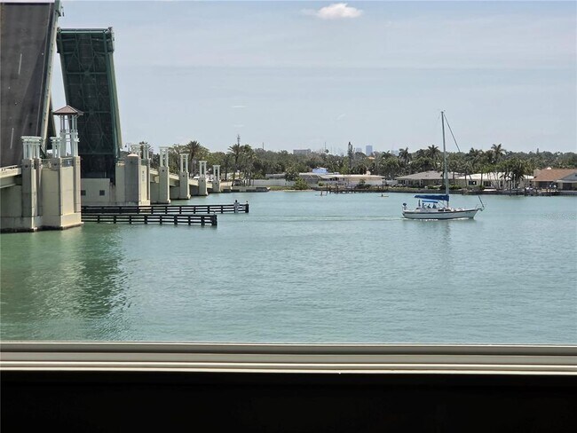 Building Photo - 500 Treasure Island Causeway