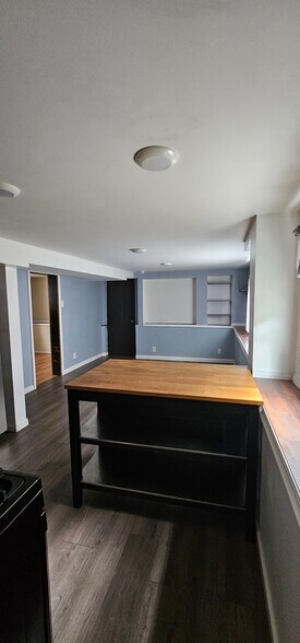 Building Photo - 3520 N Narragansett Ave