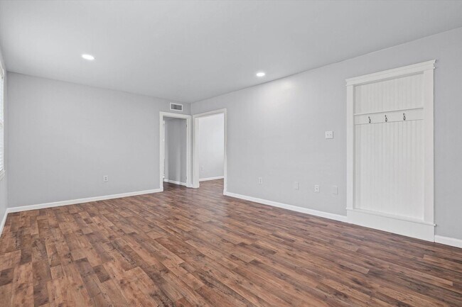 Building Photo - SUMMERVILLE CONDO
