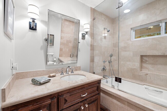 Building Photo - 854 Guanajuato Dr