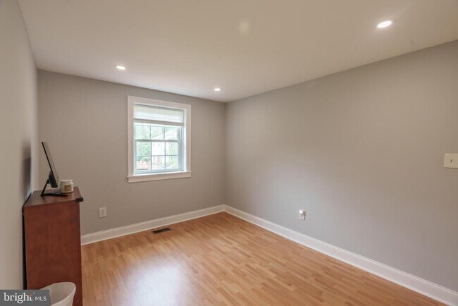 Building Photo - 5776 Yellowrose Ct
