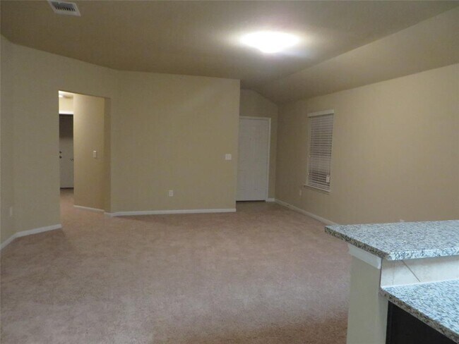 Building Photo - 505 Pinnacle Dr