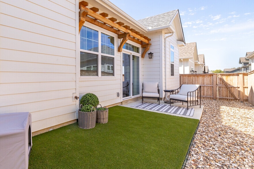 3BR, 2BA - 1225SF - Outdoor Area - Twill Bailey Creek