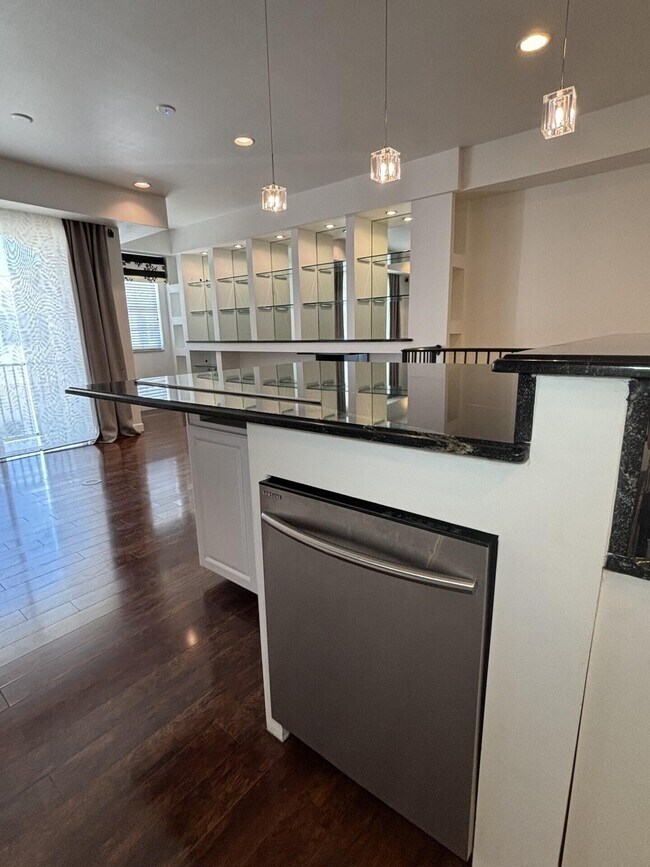 Building Photo - 10440 SW Stephanie Way