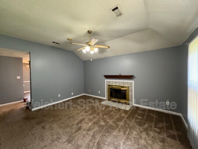 Building Photo - 2627 Bay Pointe Cir E