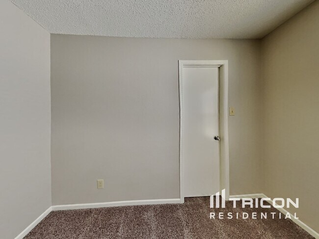 Building Photo - 2803 Redland Ln