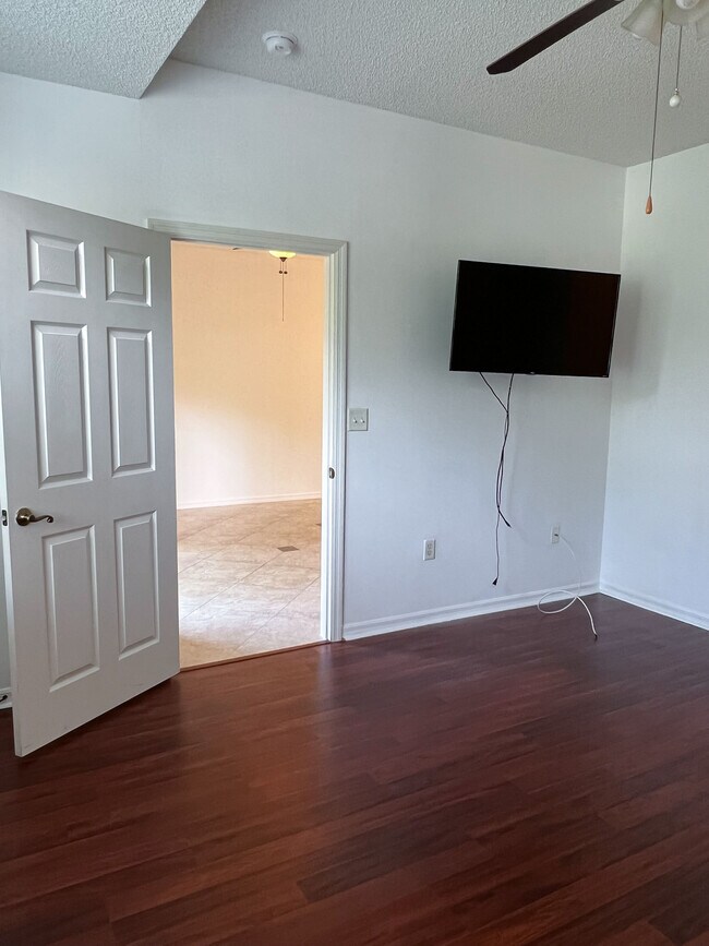 Building Photo - 2904 Crestwood Ter