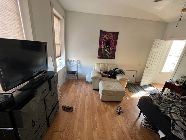 Building Photo - Very Spacious 4bdrm/2bth House on W CARY STREET in the Heart of VCU!!!