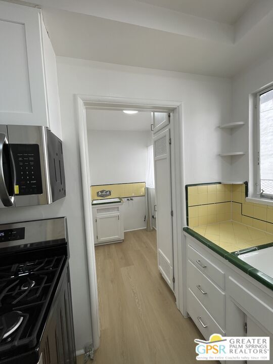 Building Photo - 1057 S Genesee Ave