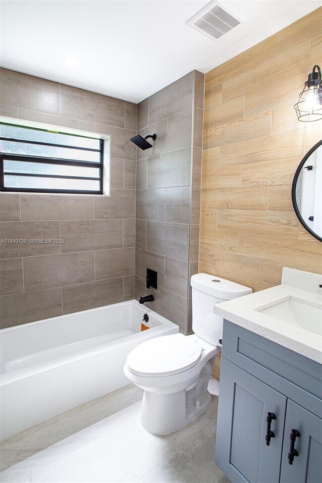 Building Photo - 9431 Boca Cove Cir