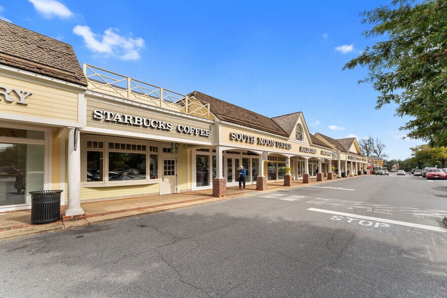 Starbucks & Bethesda Bagels just 5 minutes away - 9 Snug Hill Ct