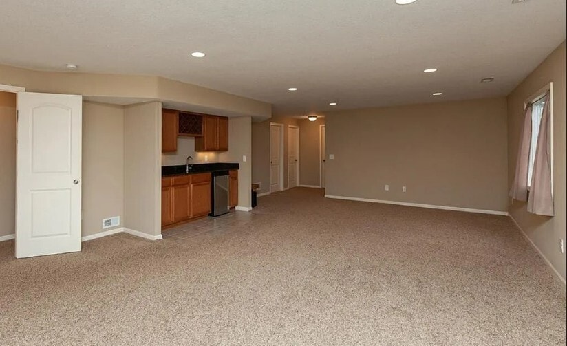 Basement wet bar - 407 NE 46th St