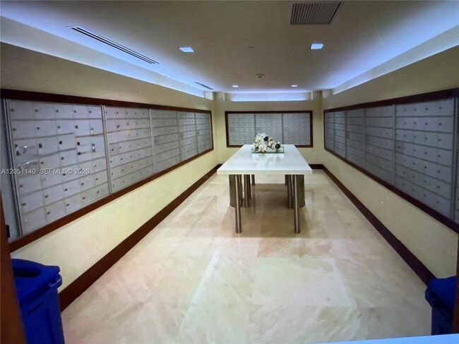 Building Photo - 1050 Brickell Ave