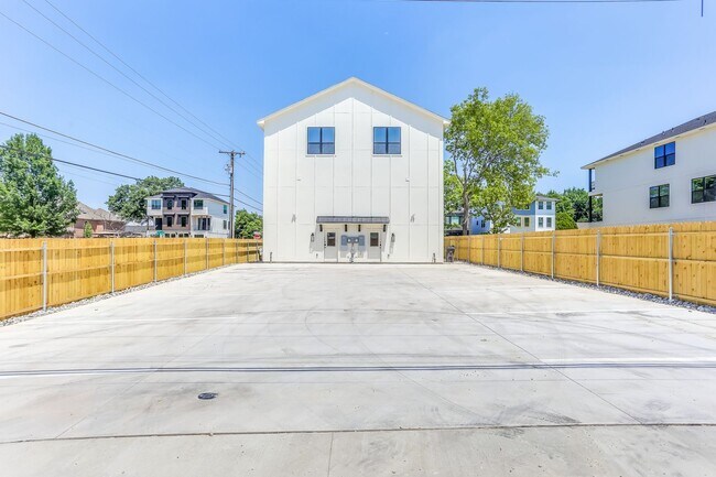 Building Photo - 3145 Forest Park Blvd