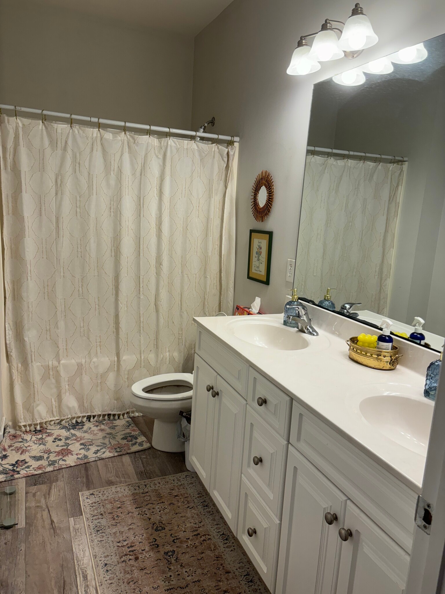 Building Photo - 323 Monlandil Dr