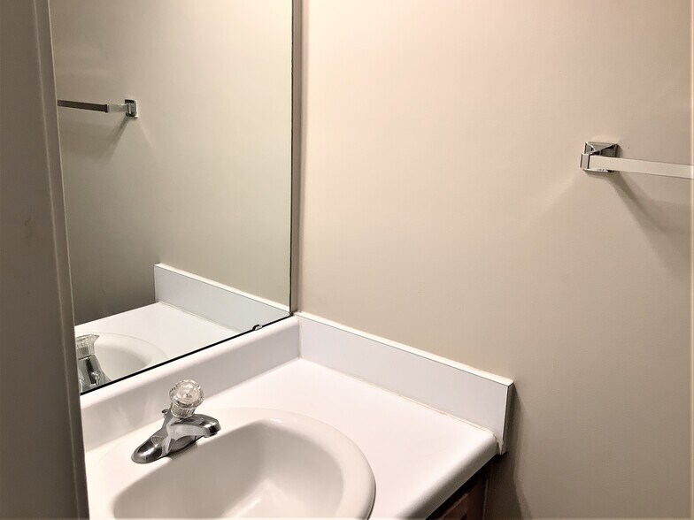 Building Photo - 2758 Windchase Dr