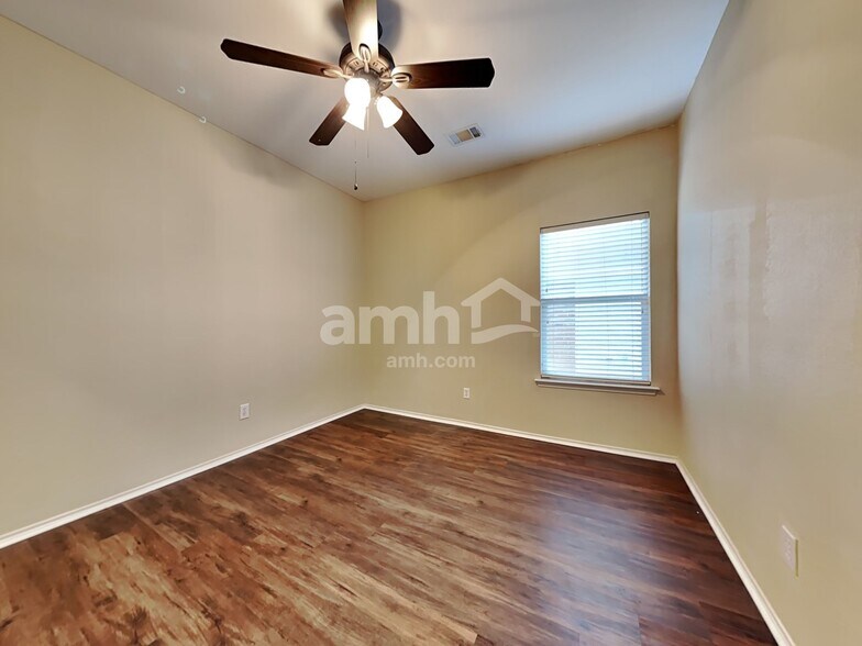 Building Photo - 7424 Alverstone Dr