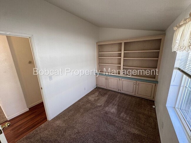 Building Photo - 1129 Gambrel Dr