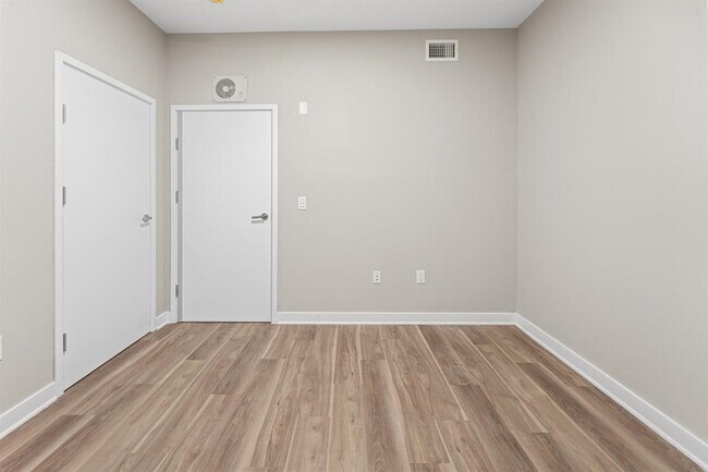 Building Photo - 475 Communipaw Ave