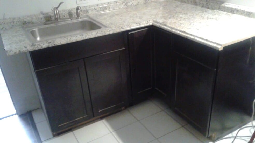 kitchen - 3223 King Charles Cir